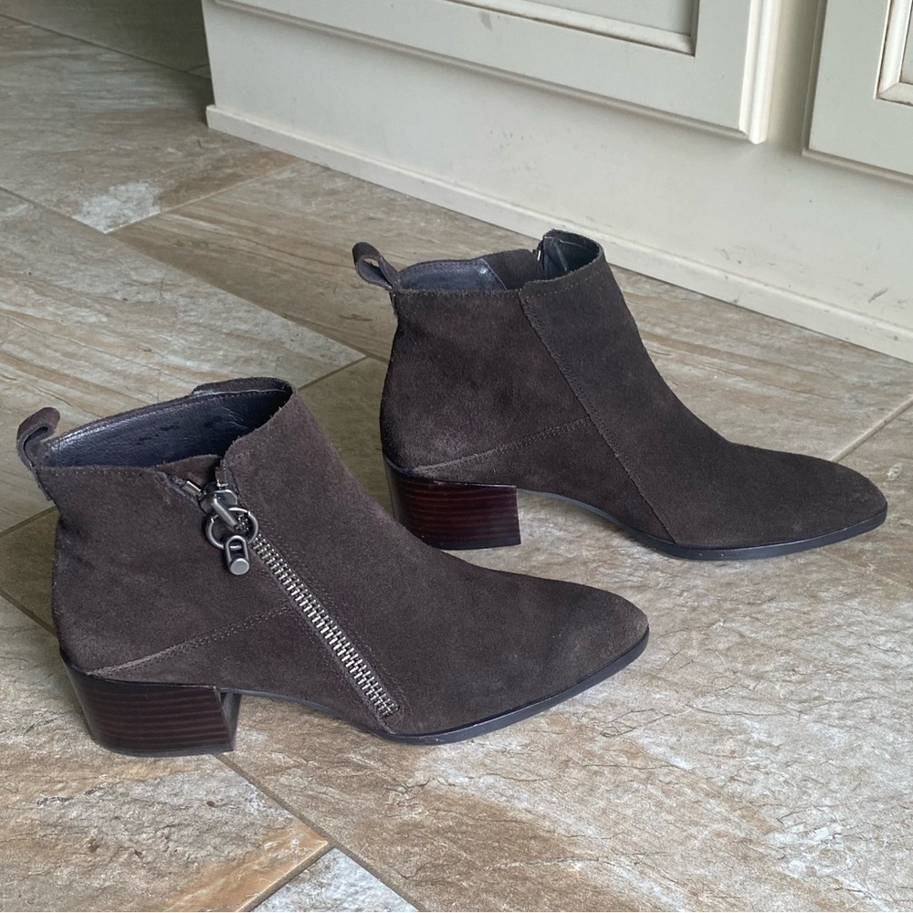 Donald Pliner Dante Bootie in Cocoa Suede - Picture 5 of 15